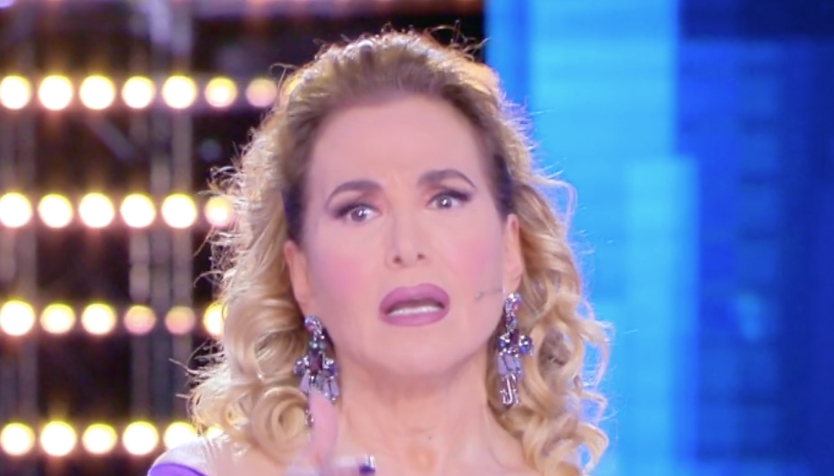 Jessica Mazzoli attacca la madre di Morgan: Barbara D’Urso la ferma