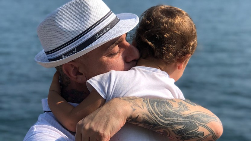 J Ax Dall amore Per Elaina Coker Alla Nascita Del Figlio Nicolas j-ax-dall-amore-per-elaina-coker-alla-nascita-del-figlio-nicolas