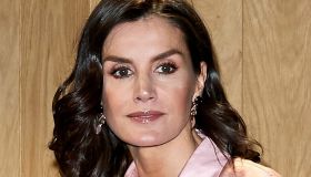 Letizia di Spagna, i preparativi per l’anniversario con Felipe: le crisi superate