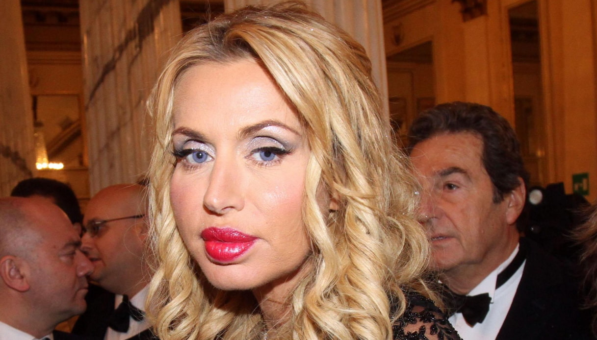 Valeria Marini, incidente per la madre: “Ha avuto un trauma cranico”