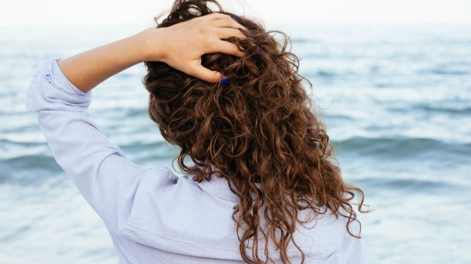 Asciugare i capelli in estate: i migliori metodi senza calore