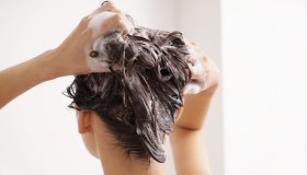 Cos’è il Cowash e perché fa bene ai capelli grassi