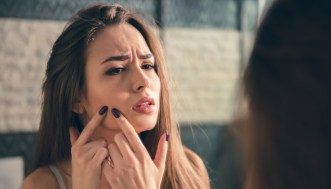 8 errori che fai quando ti lavi i capelli senza saperlo