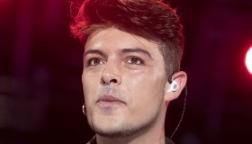 Amici Speciali, Stash diventa papà: l’annuncio in diretta della De Filippi