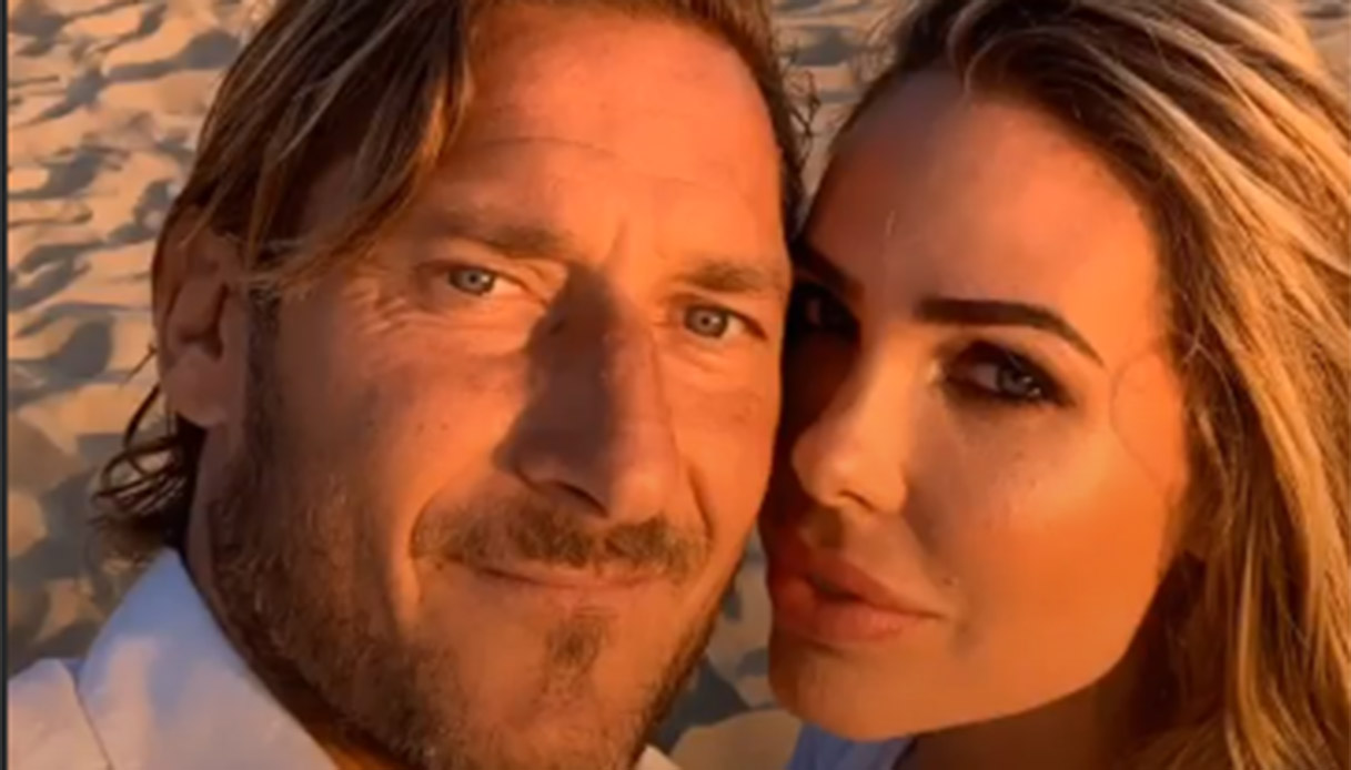 Totti, dedica a Ilary per i 15 anni di matrimonio: “Sei unica”