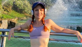 Noemi brilla su Instagram: il segreto della sua pancia piatta