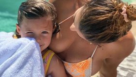 Elisabetta Canalis e sua figlia Skyler: più bella cosa non c’è