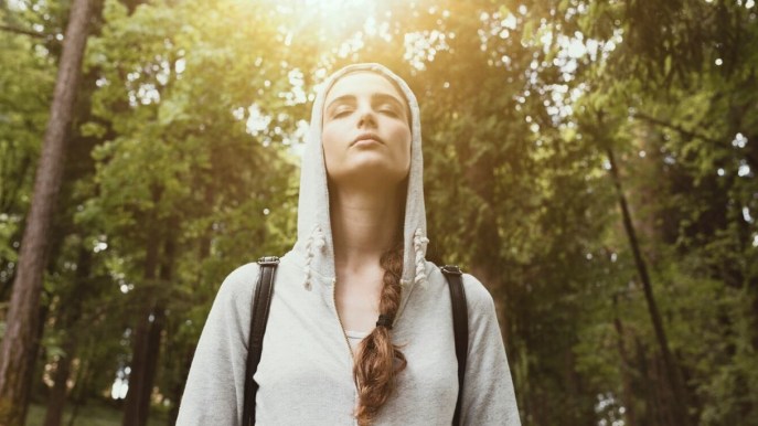 Passeggiata o camminata meditativa: benefici e come praticarla