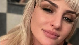 Arisa cambia look: bionda e con i capelli lunghi su Instagram