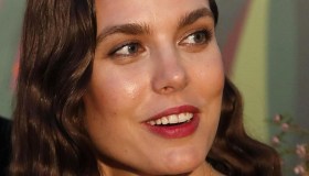 L’estate di Charlotte Casiraghi: le vacanze italiane con il marito e la possibile terza gravidanza