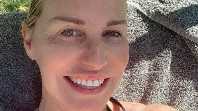 Antonella Clerici, in bikini e senza trucco nella natura: la foto su Instagram