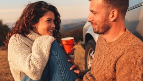 Chi parla poco ha gli occhi che fanno molto rumore