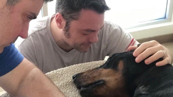 Tiziano Ferro, il dolore per il suo cane su Instagram: “Il suo cuore si è fermato”