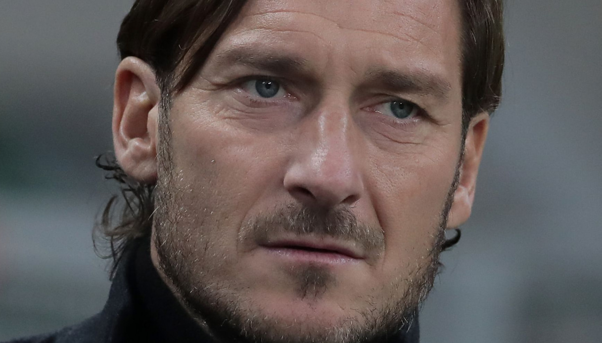 Francesco Totti si confessa su Maria De Filippi e Costanzo: “Non mi tradirebbero mai”