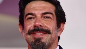 Domenica In, Favino racconta da Mara Venier l’amore per Anna Ferzetti