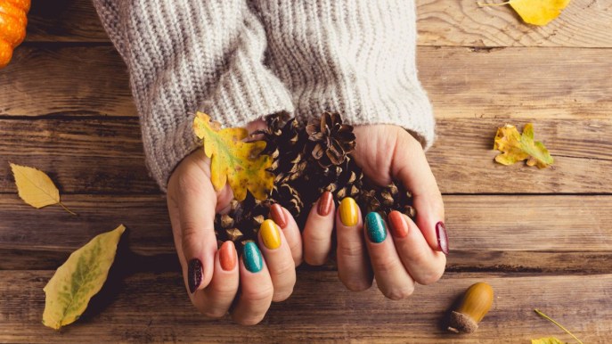 Nail art autunnale: colori e trend per la tua manicure di stagione