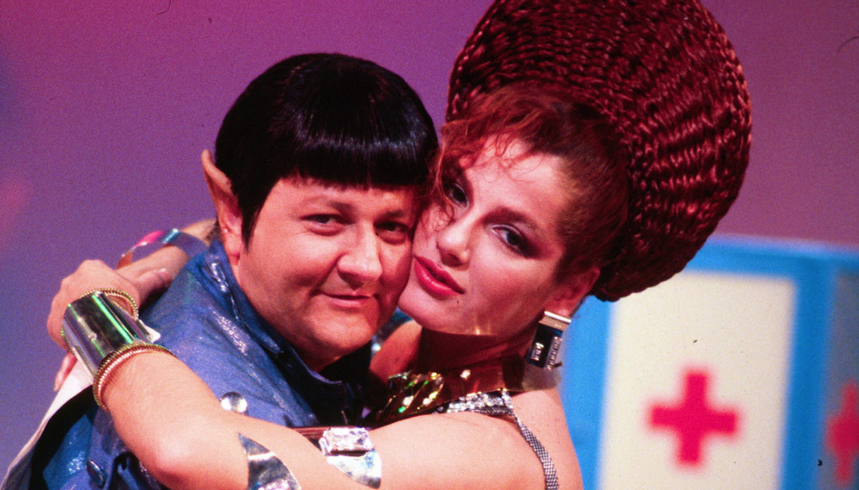 Perché è famosa Tinì Cansino