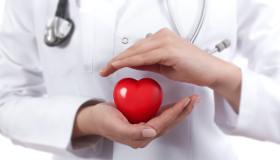 Giusto riposo, igiene dentale e buona colazione per proteggere il cuore