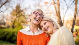 Perché le donne vivono più a lungo degli uomini