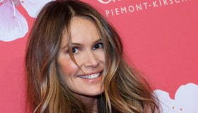 Elle Macpherson senza veli a 56 anni: The Body è ancora la più bella