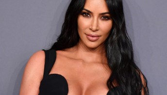 Kim Kardashian, 40 anni di eccessi e look incredibili