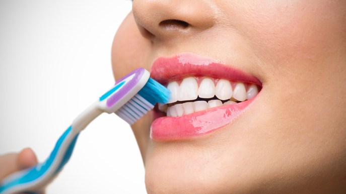 Abitudini e consigli per migliorare l’igiene orale