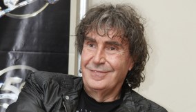 Funerali Stefano D'Orazio, l'ultimo saluto dei Pooh e il dolore della moglie Tiziana