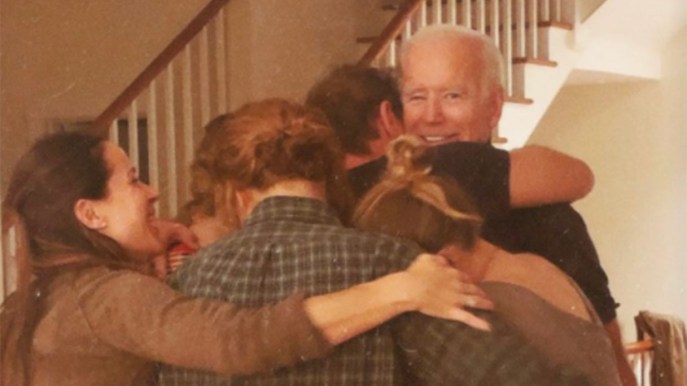 La bellissima foto (virale) della nipote di Biden: “Nonno, sei Presidente”