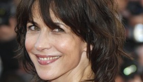 Sophie Marceau compie 54 anni: la bellezza senza tempo dell’icona del cinema francese