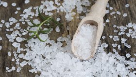 Meno sale, ma iodato: tutto quello che c’è da sapere su questo alimento