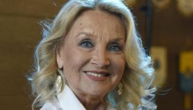 Domenica Live, la Bouchet presenta il figlio Massimiliano e ricorda l’ex marito Luigi