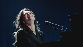 Elisa, 43 anni tra carriera, amori e successi