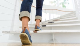 Niente ascensore, per il cuore meglio salire le scale