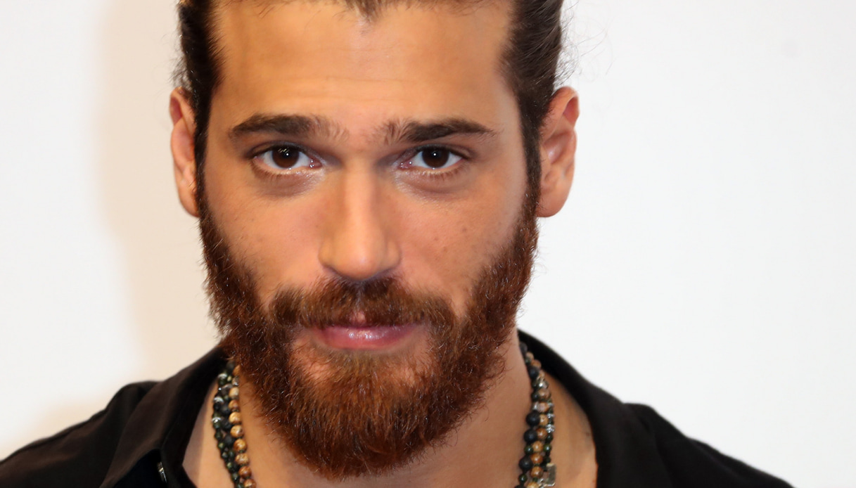 Can Yaman forgets Diletta Leotta with a mysterious woman