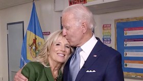 Biden rivede Champ e Major: i cani del Presidente entrano alla Casa Bianca