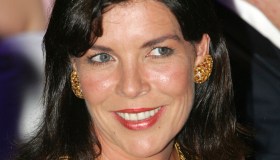 Carolina di Monaco identica a Charlotte Casiraghi, i look che hanno fatto la storia