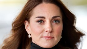 Kate Middleton torna al lavoro: la giacca è una favola ma la pettinatura è sbagliata