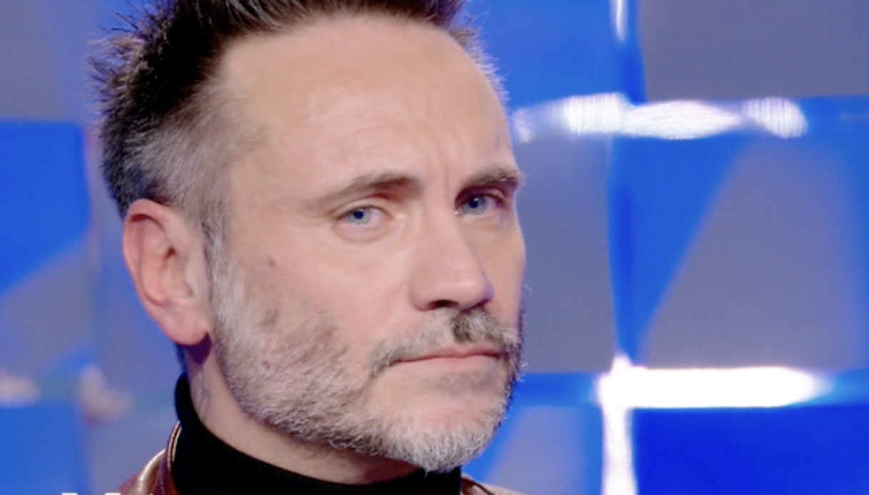 Verissimo: Nek, l’incidente alla mano e il ricordo del padre