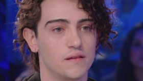 Verissimo, Michele Bravi: “Il buio è arrivato nella mia vita”