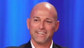 I 49 anni di Bettarini: le dediche di Nicoletta Larini e Simona Ventura