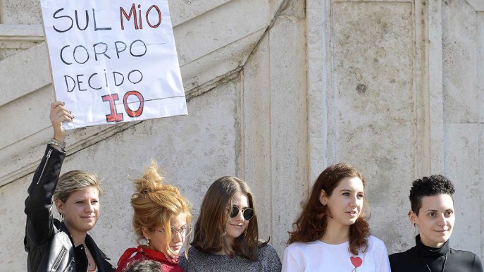 Aborto. Le donne italiane protestano per i loro diritti