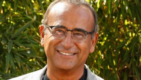 Carlo Conti: 60 anni di successi, amicizia e amore