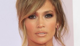 Jennifer Lopez, un mix di bellezza e ironia: la foto su Instagram incanta