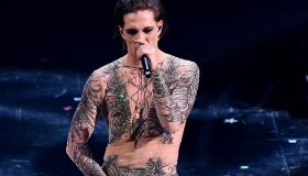 I look pazzeschi di Damiano (e dei Maneskin) a Sanremo. Raccontati da chi l’ha vestito