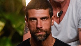 Isola 2021, è scontro tra Gilles e la Martani. Infortunio per Gascoigne