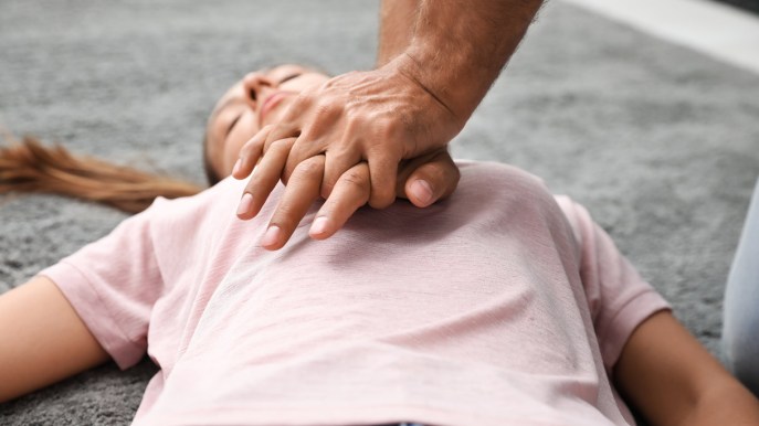 Massaggio cardiaco, perché salva la vita e come eseguirlo