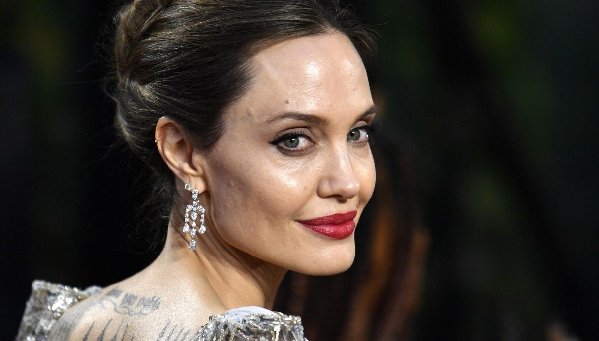 Angelina Jolie: le difficoltà, la vita dopo Brad Pitt e l’amore per i figli