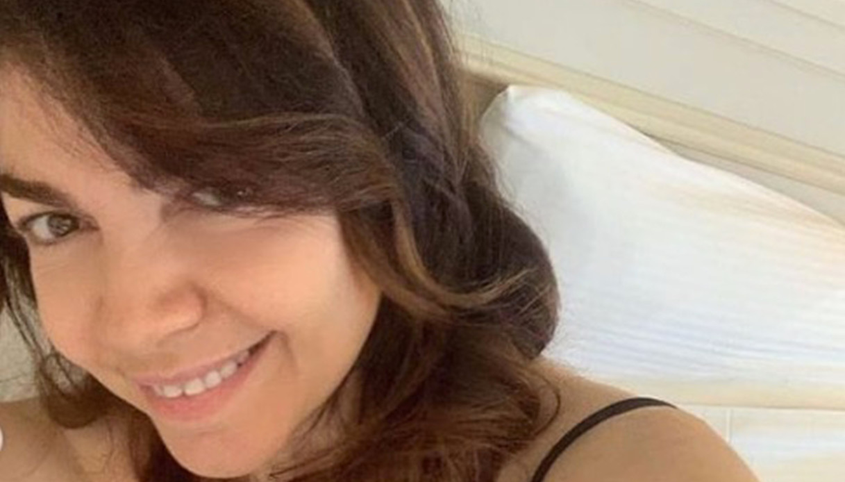 Cristina D’Avena, su Instagram si mostra senza trucco: a 56 anni è splendida