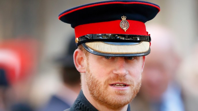 La Regina salva Harry e vieta le uniformi militari al funerale di Filippo
