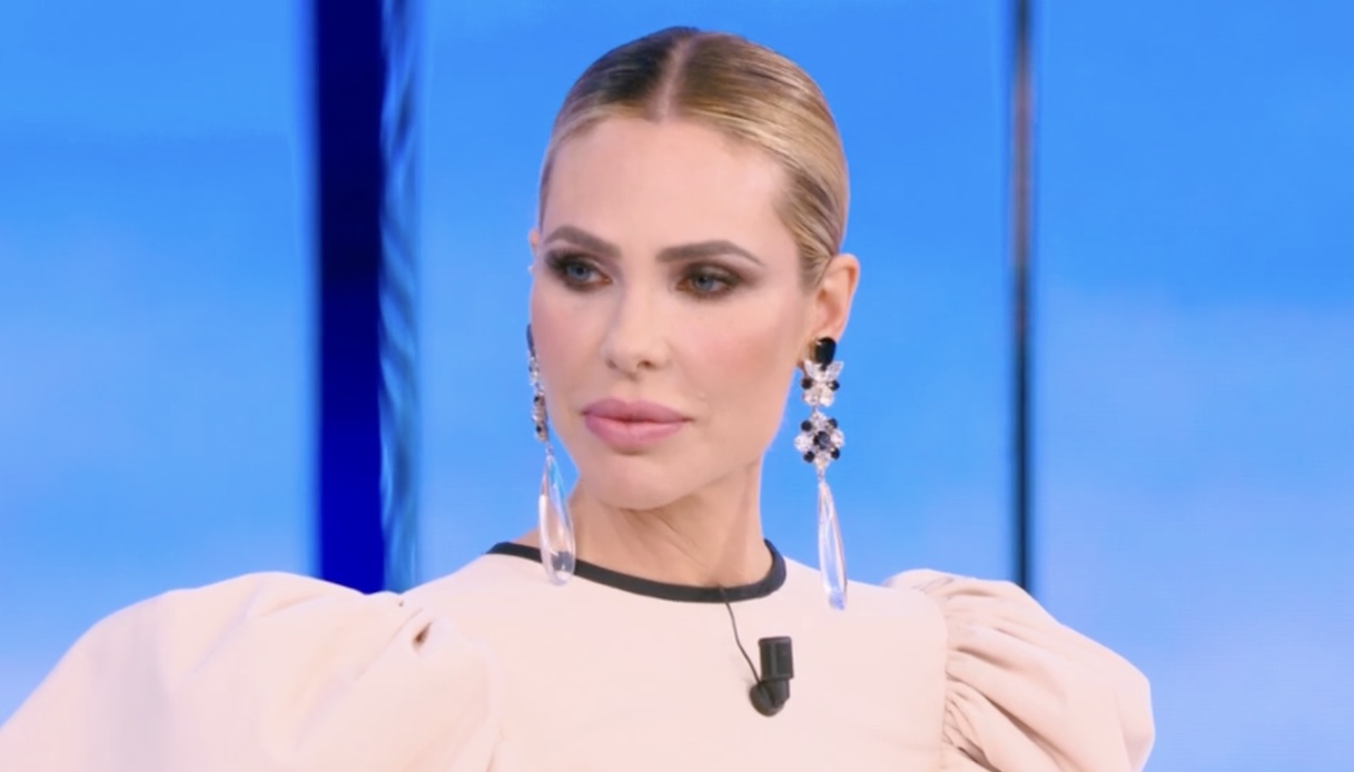 Isola: Ilary Blasi cambia stile e stupisce, ma il reality non decolla